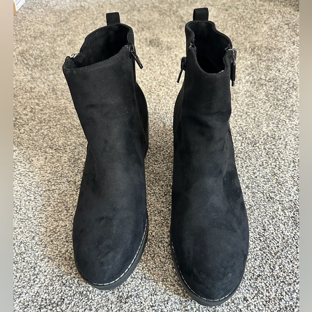 Style & Co Woman’s Sayylorf Black Bootie
Size 9 - New In Box